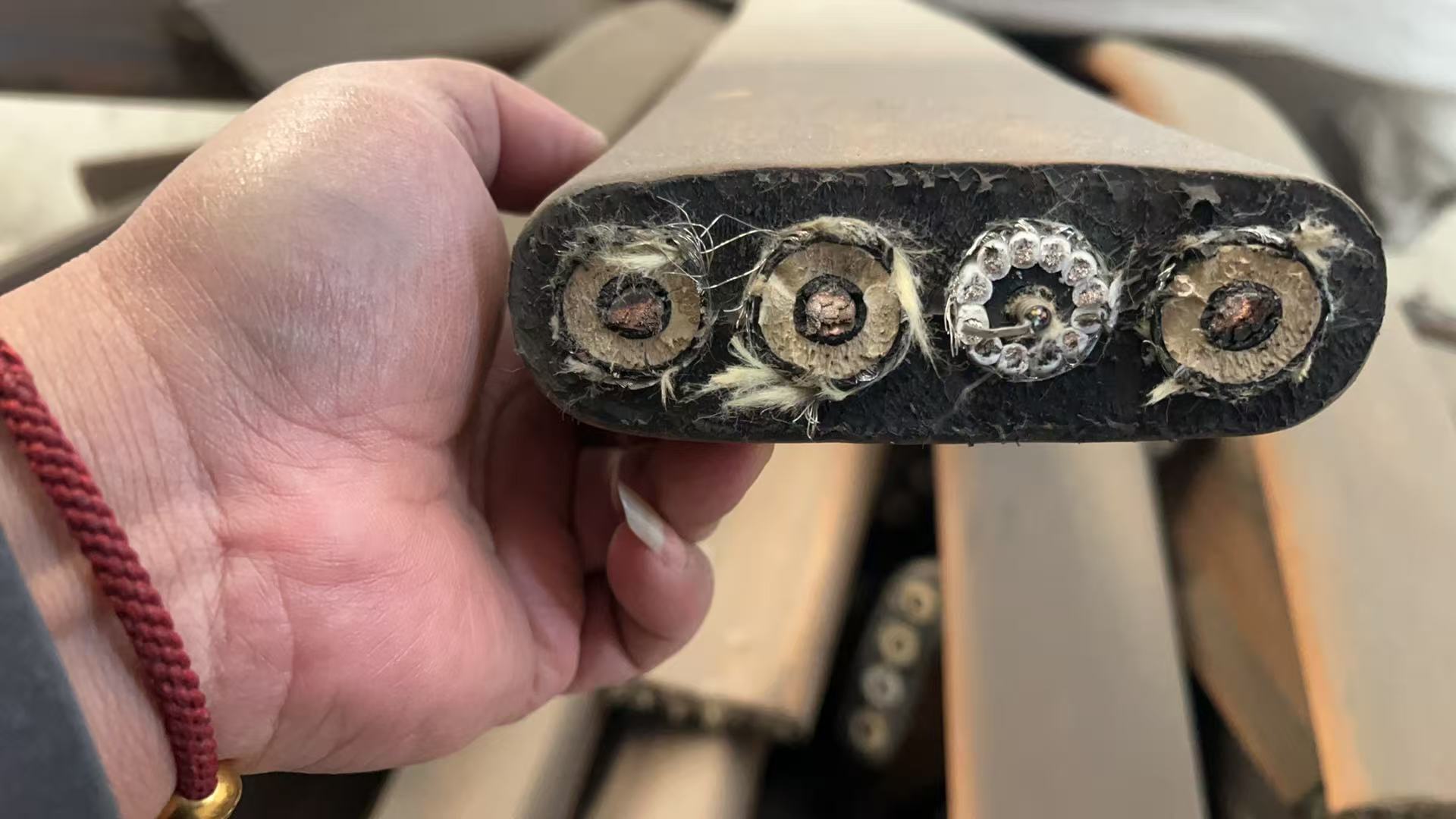 1月13日南京废旧扁平电缆处置招标公告